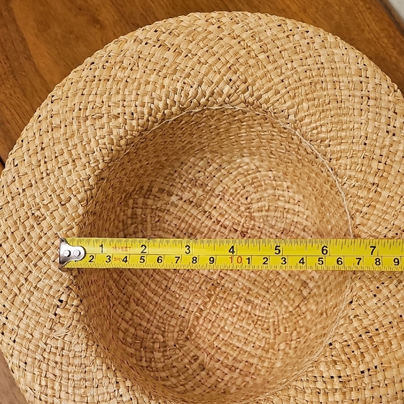 Vintage Chic Straw Hat with White Daisy Detail​ - Picture 4 of 5